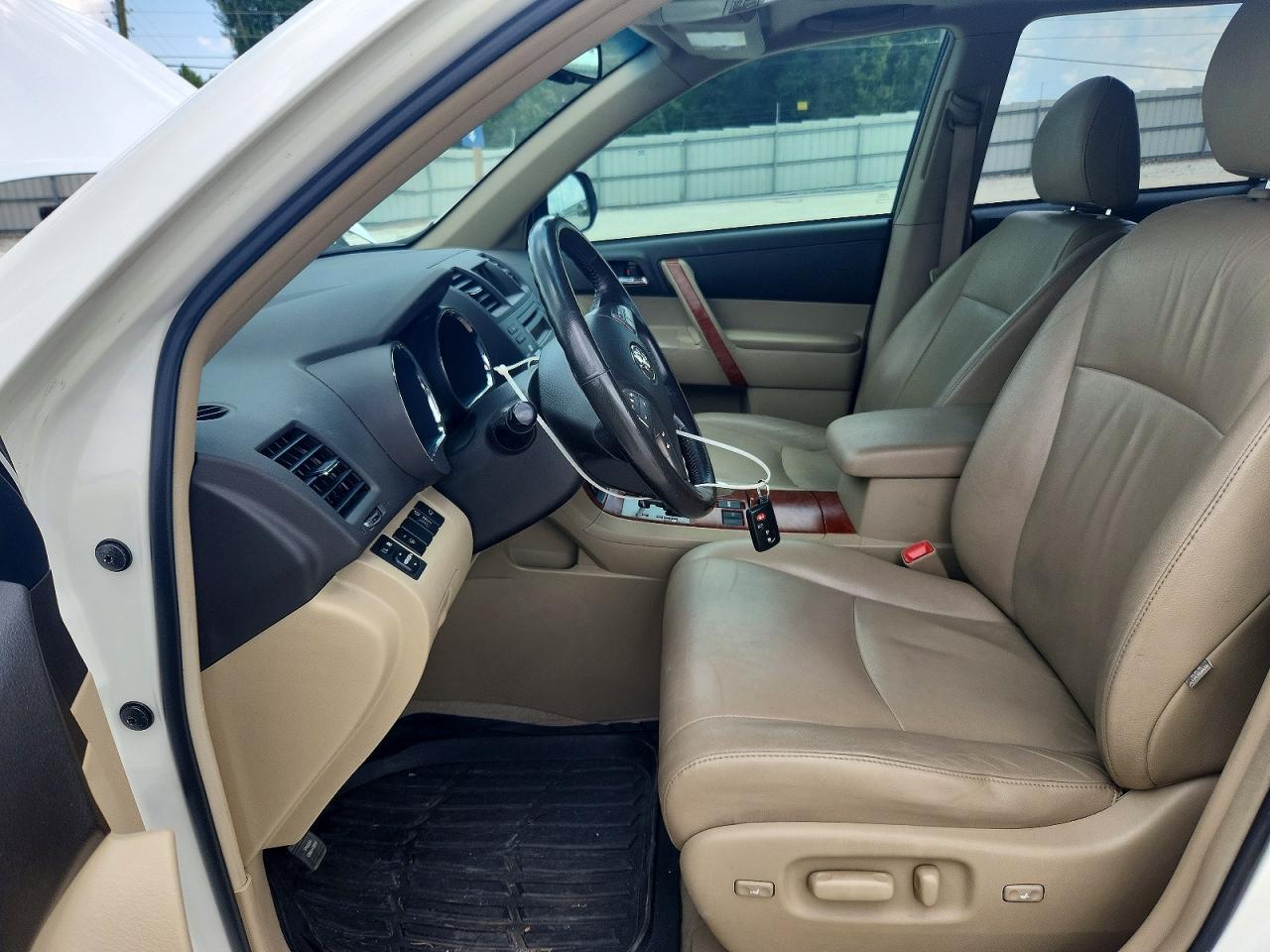 2010 TOYOTA HIGHLANDER