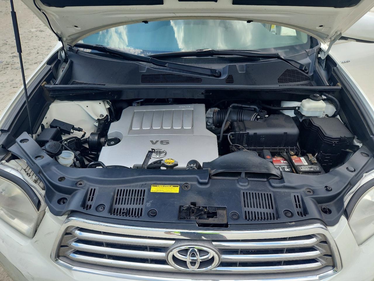 2010 TOYOTA HIGHLANDER