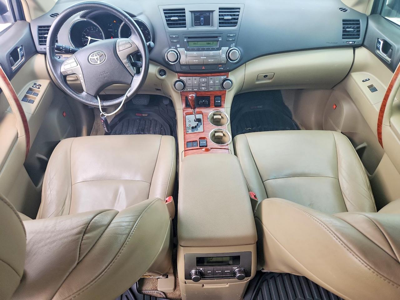 2010 TOYOTA HIGHLANDER