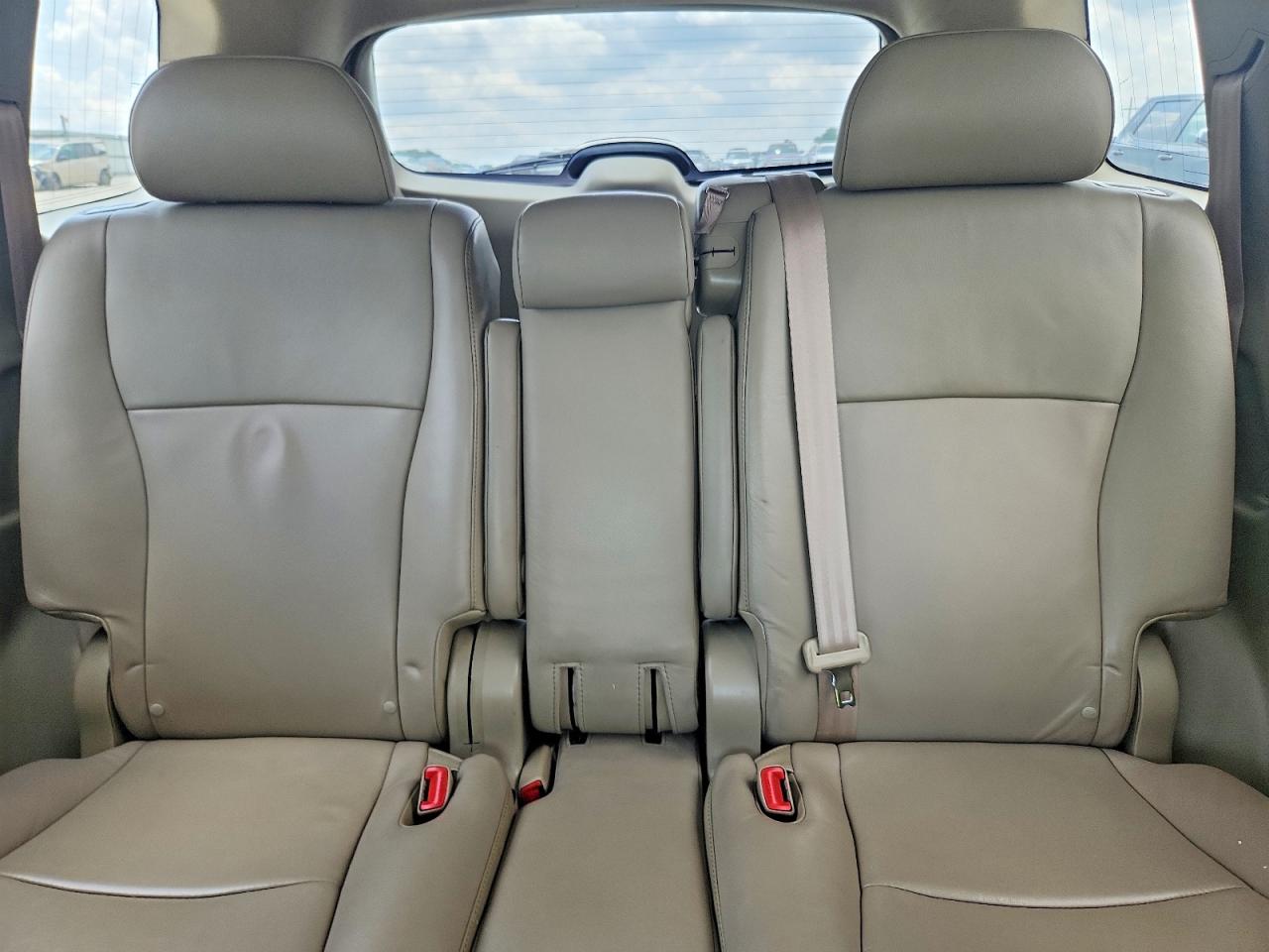 2010 TOYOTA HIGHLANDER