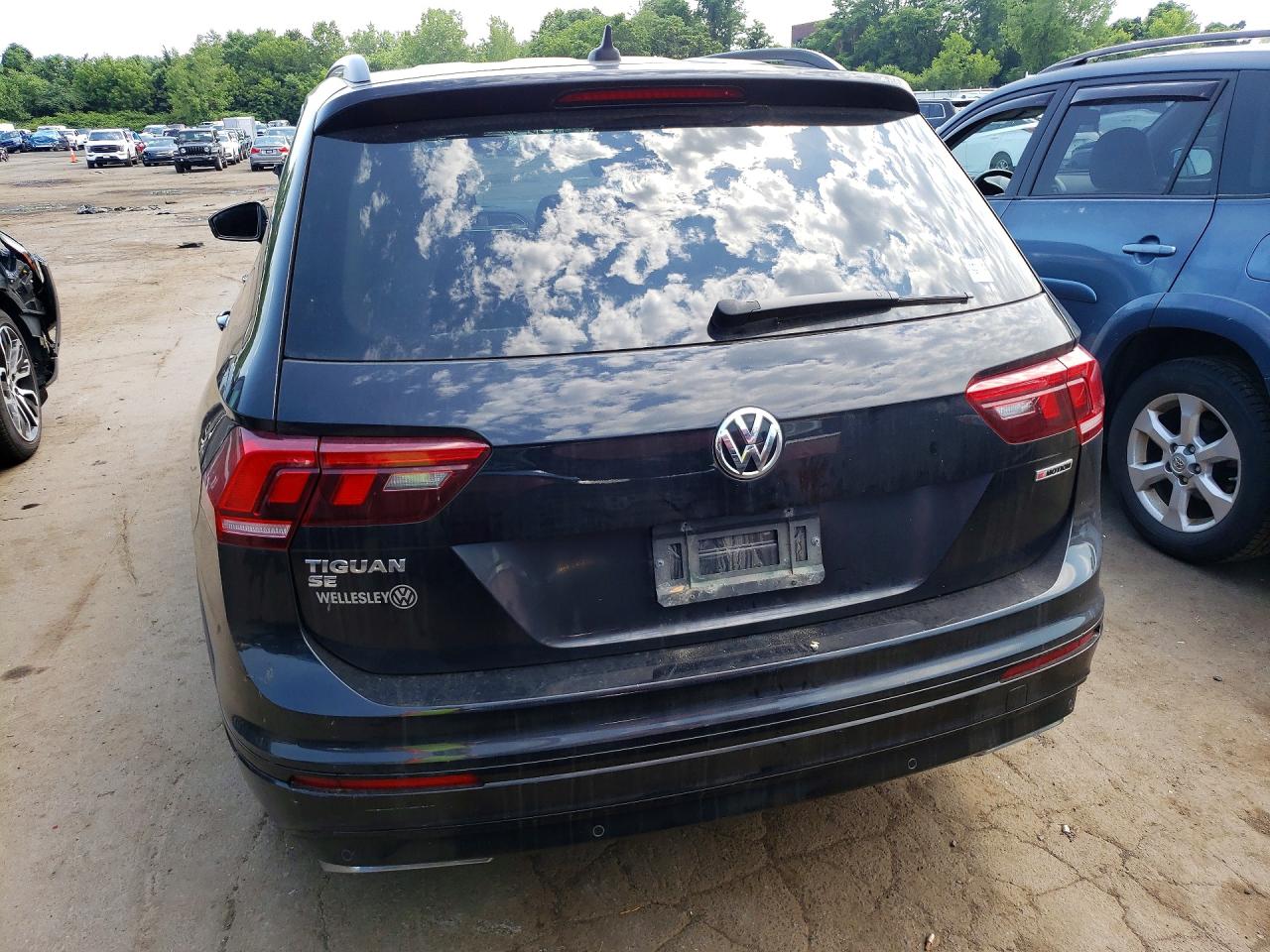 2021 VOLKSWAGEN TIGUAN