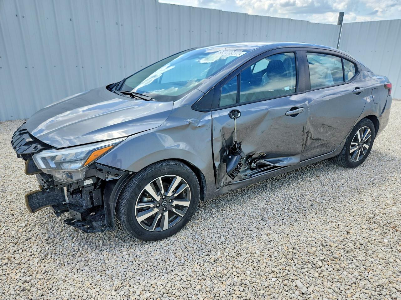 2025 NISSAN VERSA