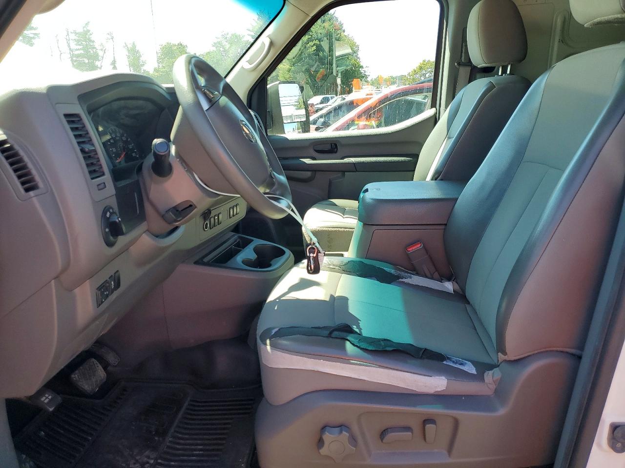 2016 NISSAN NV