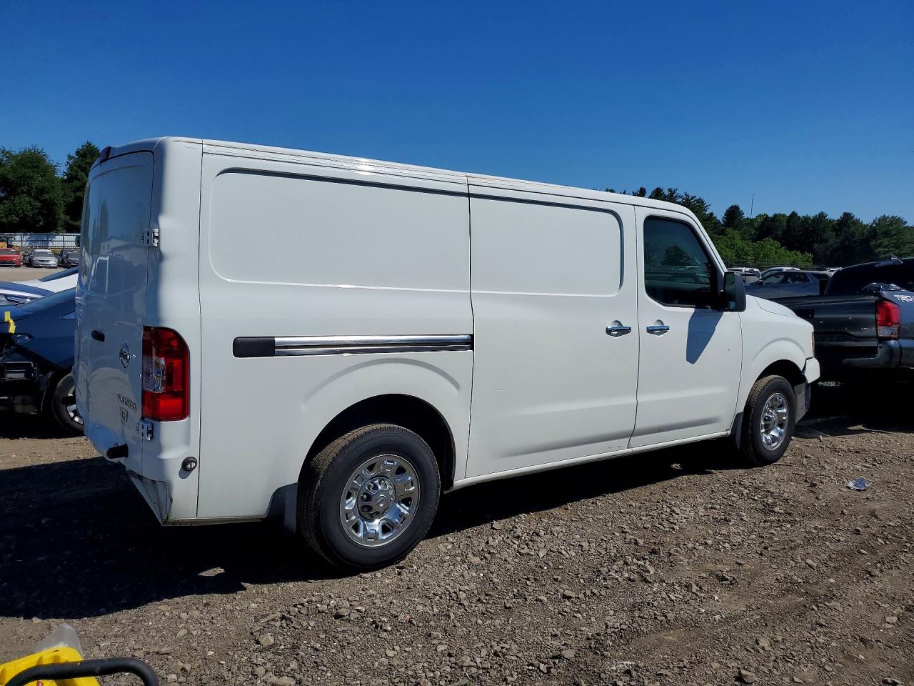 2016 NISSAN NV