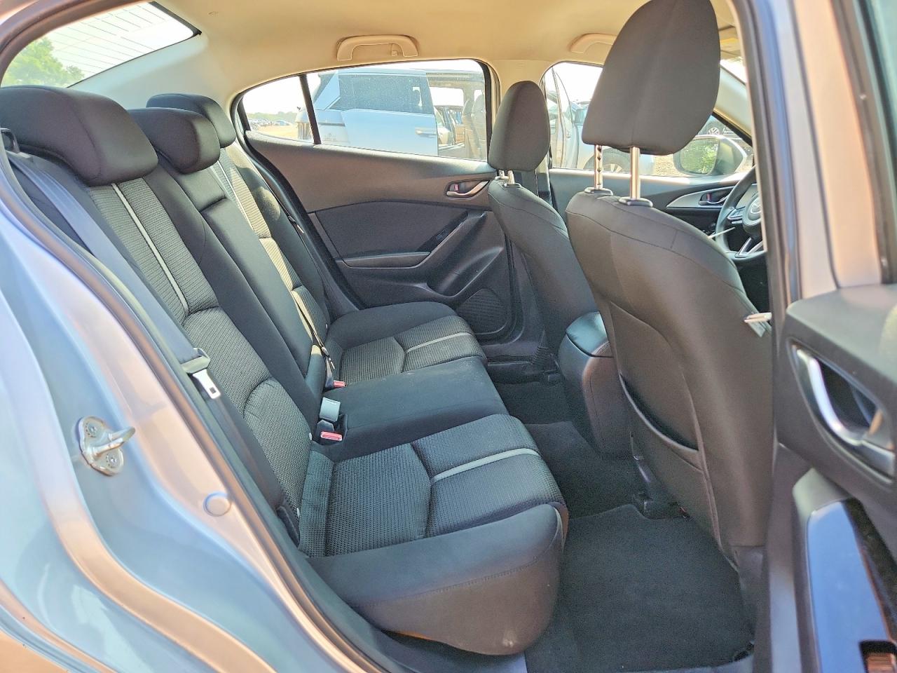 2018 MAZDA 3