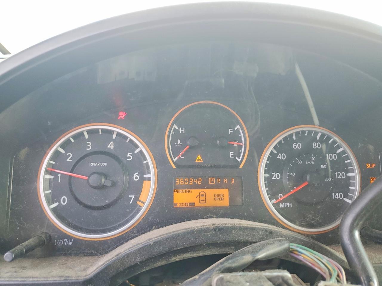 2011 NISSAN TITAN