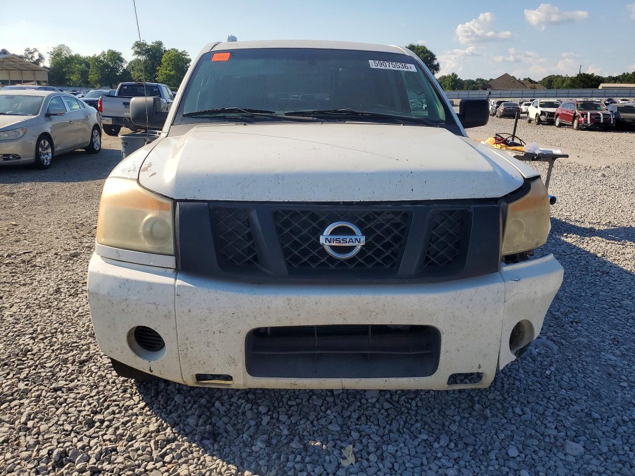 2011 NISSAN TITAN
