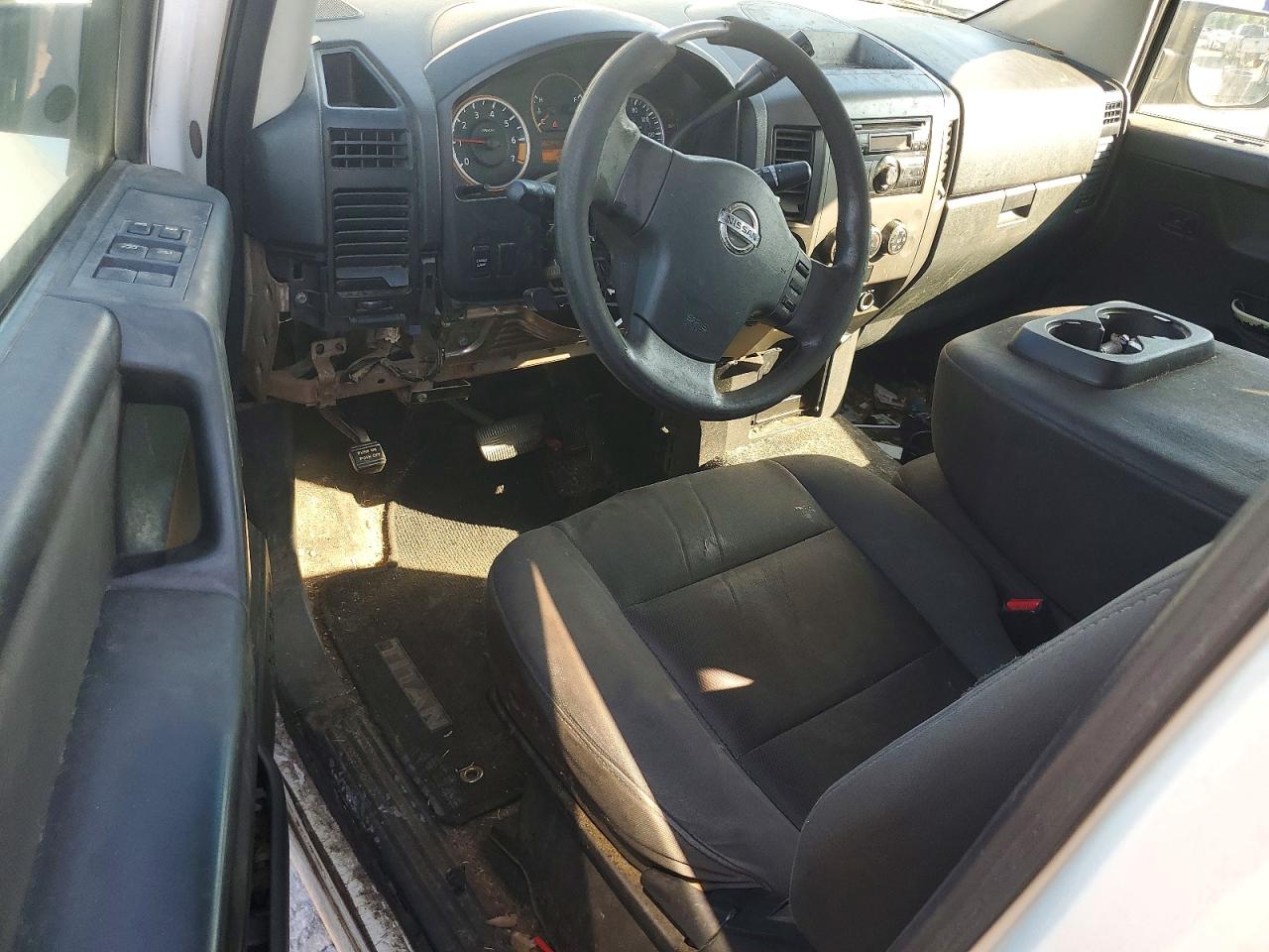 2011 NISSAN TITAN