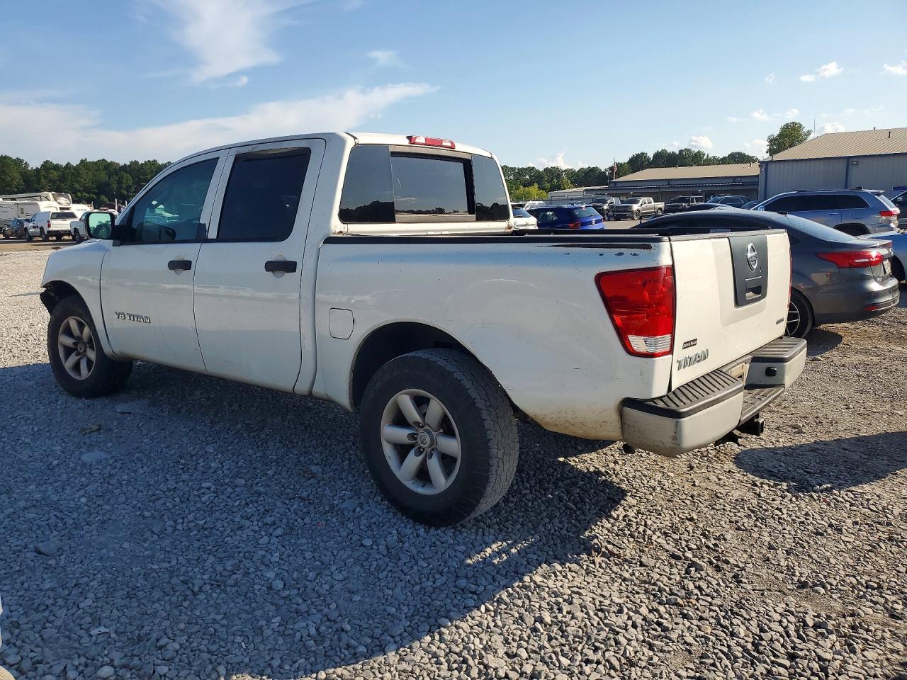 2011 NISSAN TITAN