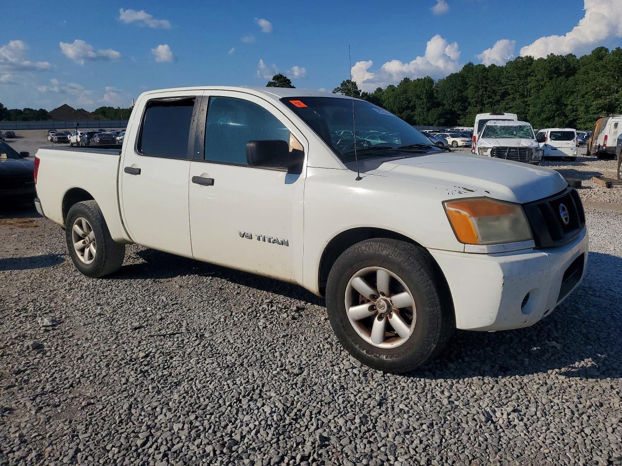 2011 NISSAN TITAN