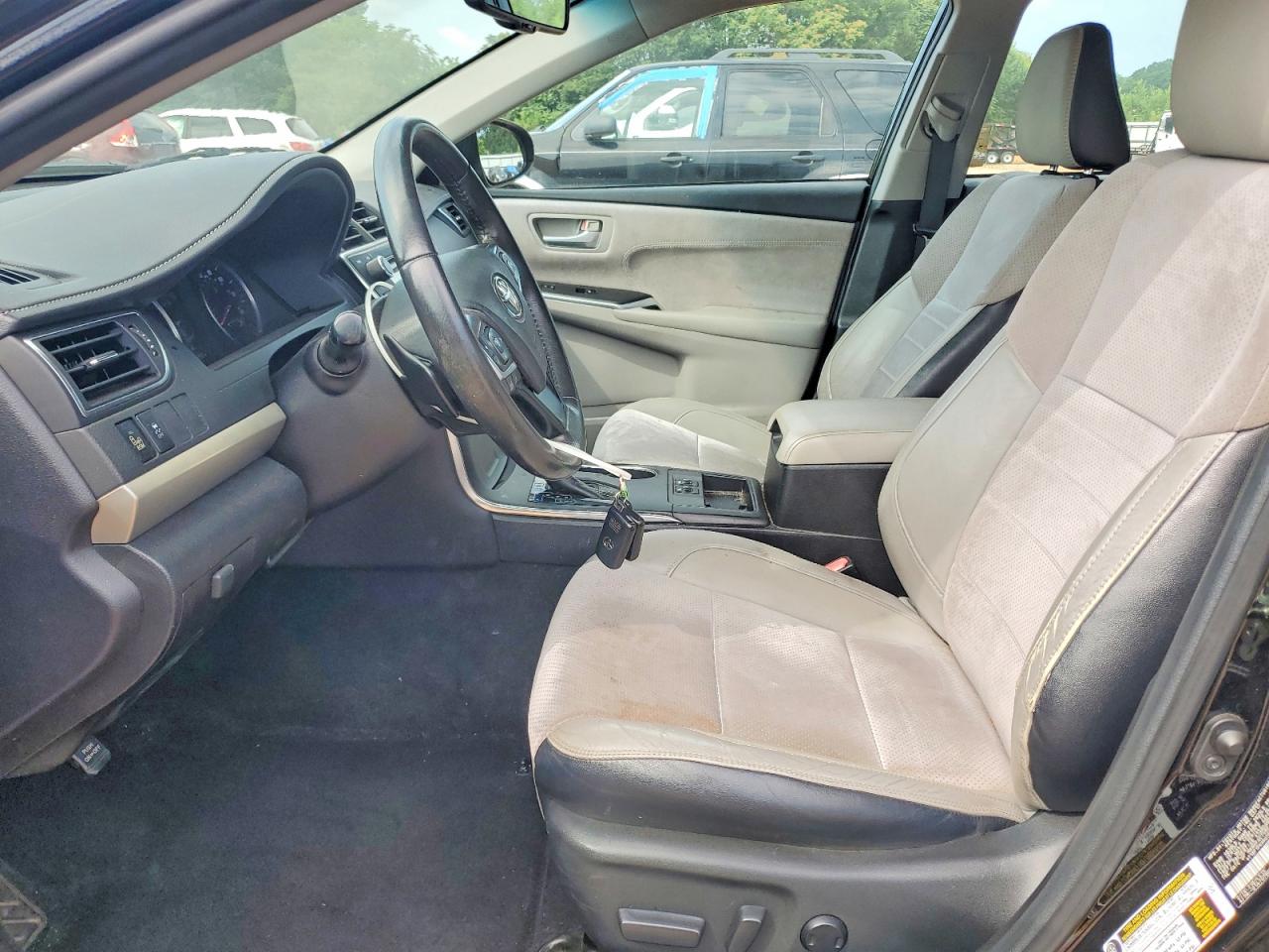 2017 TOYOTA CAMRY