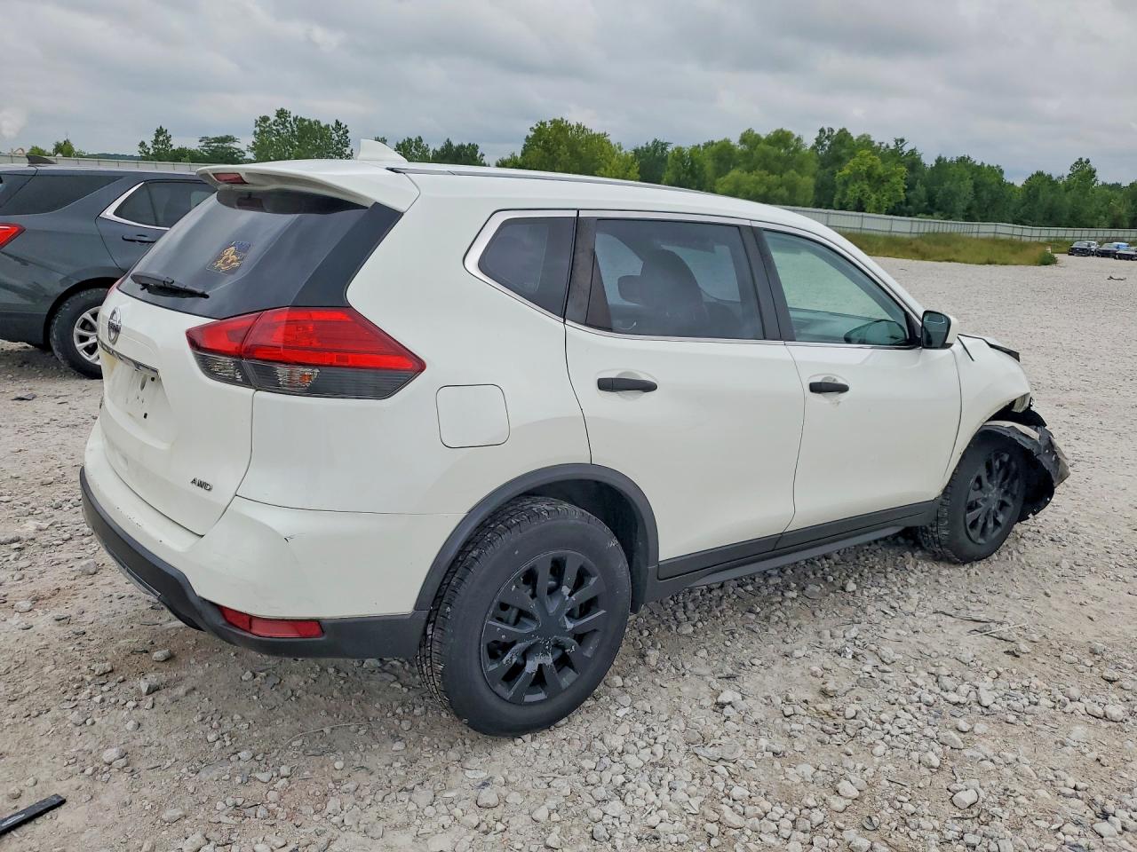 2017 NISSAN ROGUE