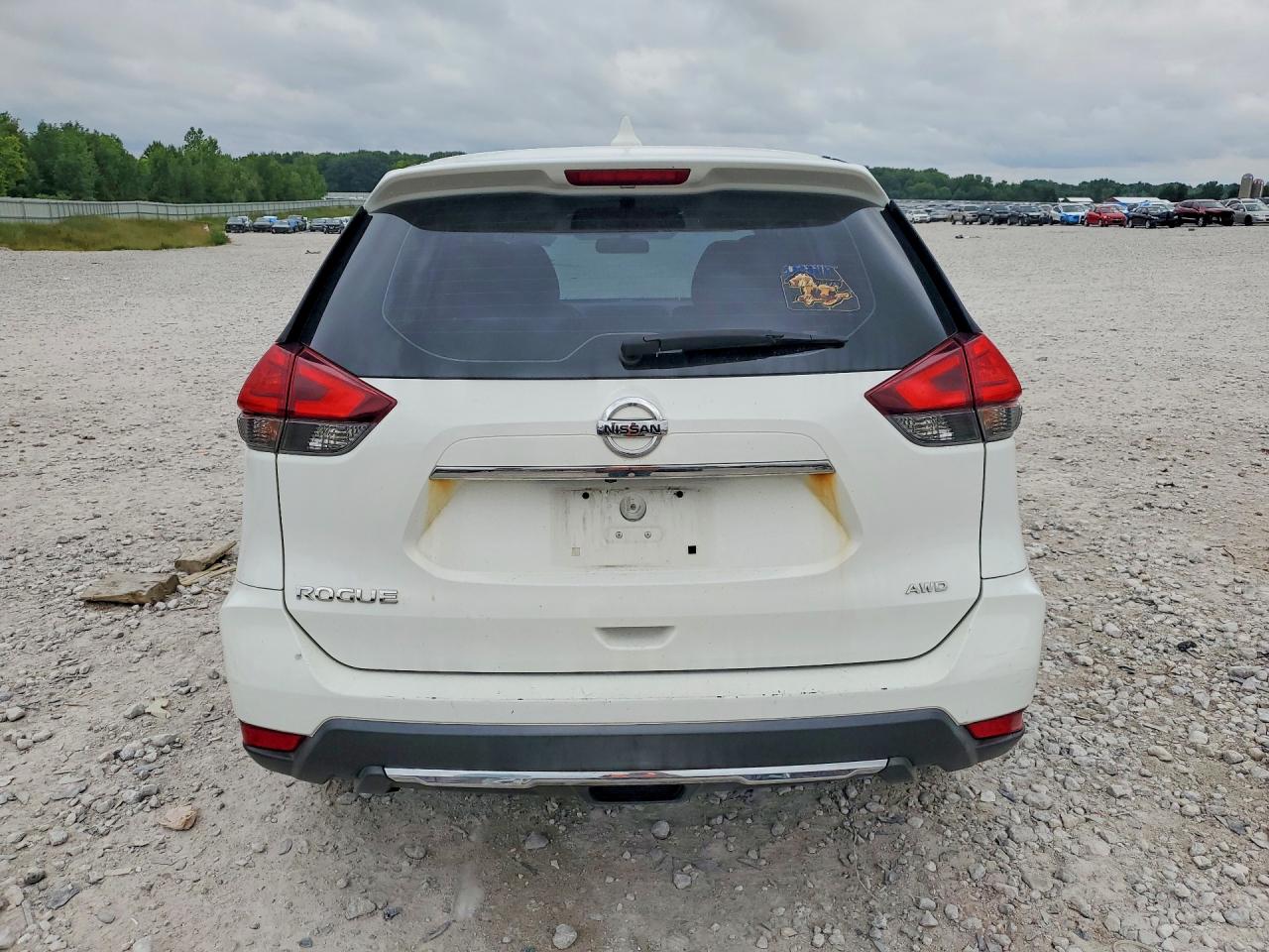 2017 NISSAN ROGUE