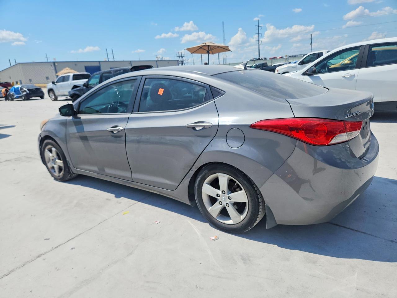 2013 HYUNDAI ELANTRA