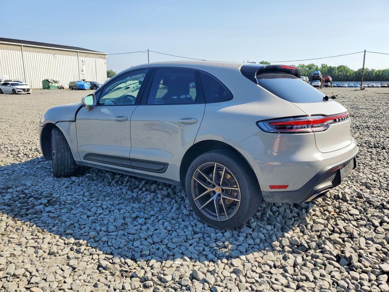 2025 PORSCHE MACAN