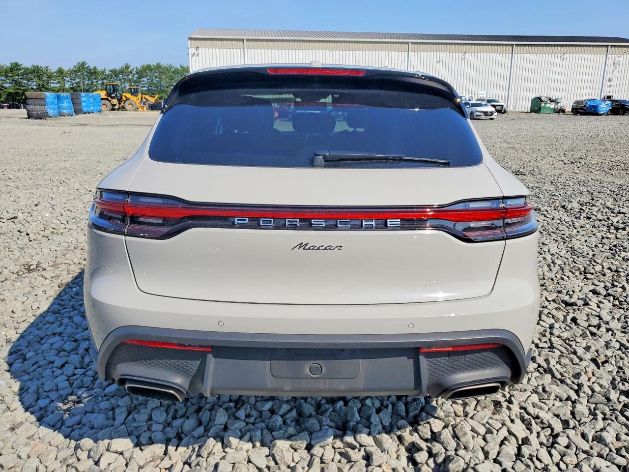 2025 PORSCHE MACAN