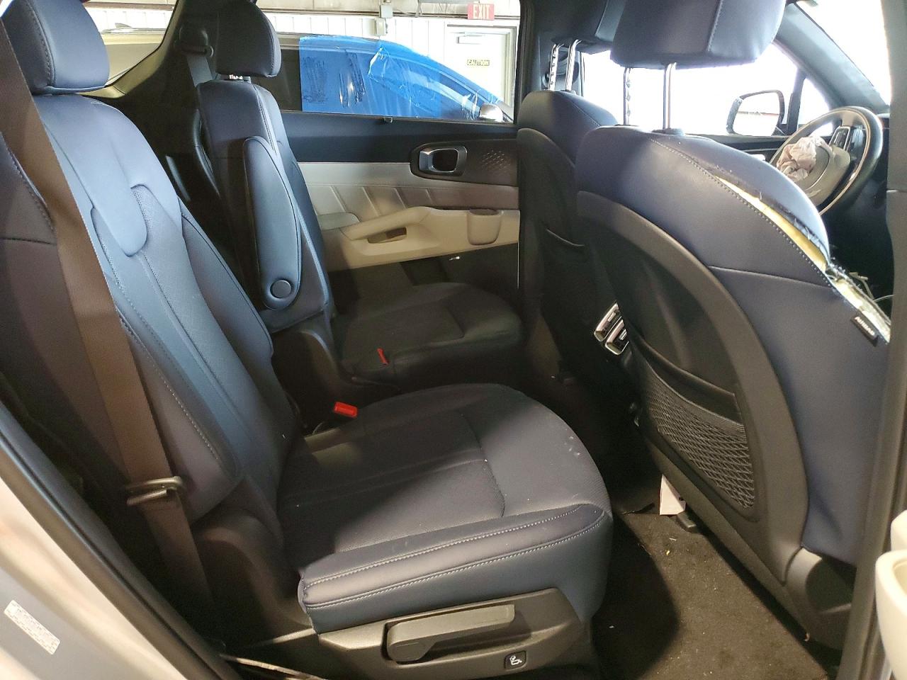 2023 KIA SORENTO
