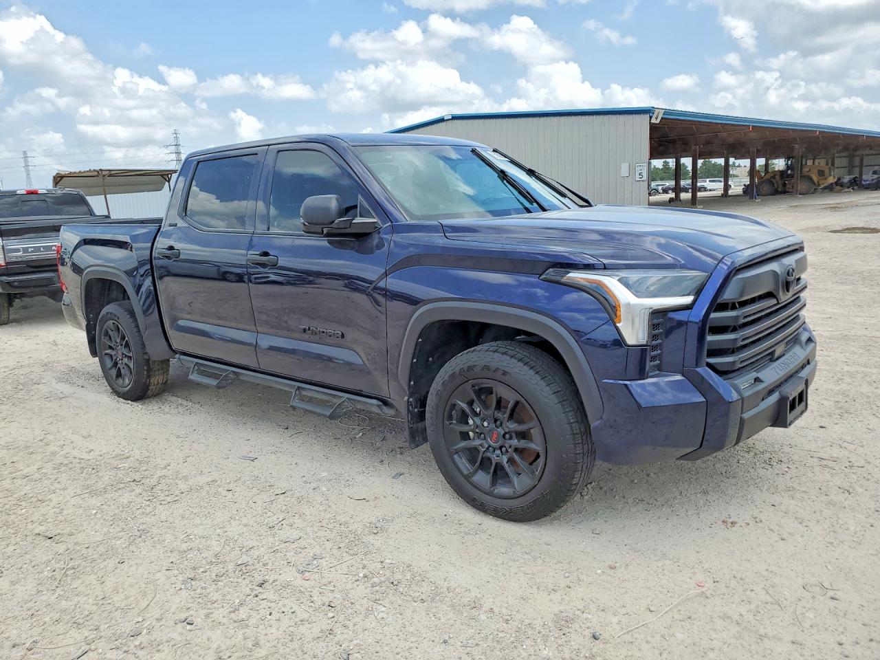 2025 TOYOTA TUNDRA