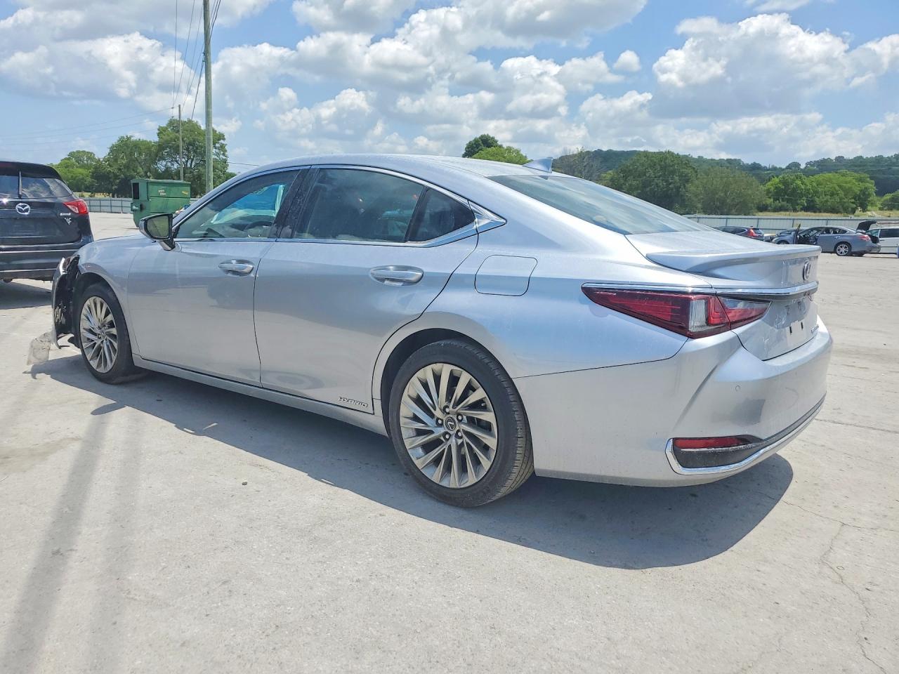 2022 LEXUS ES300