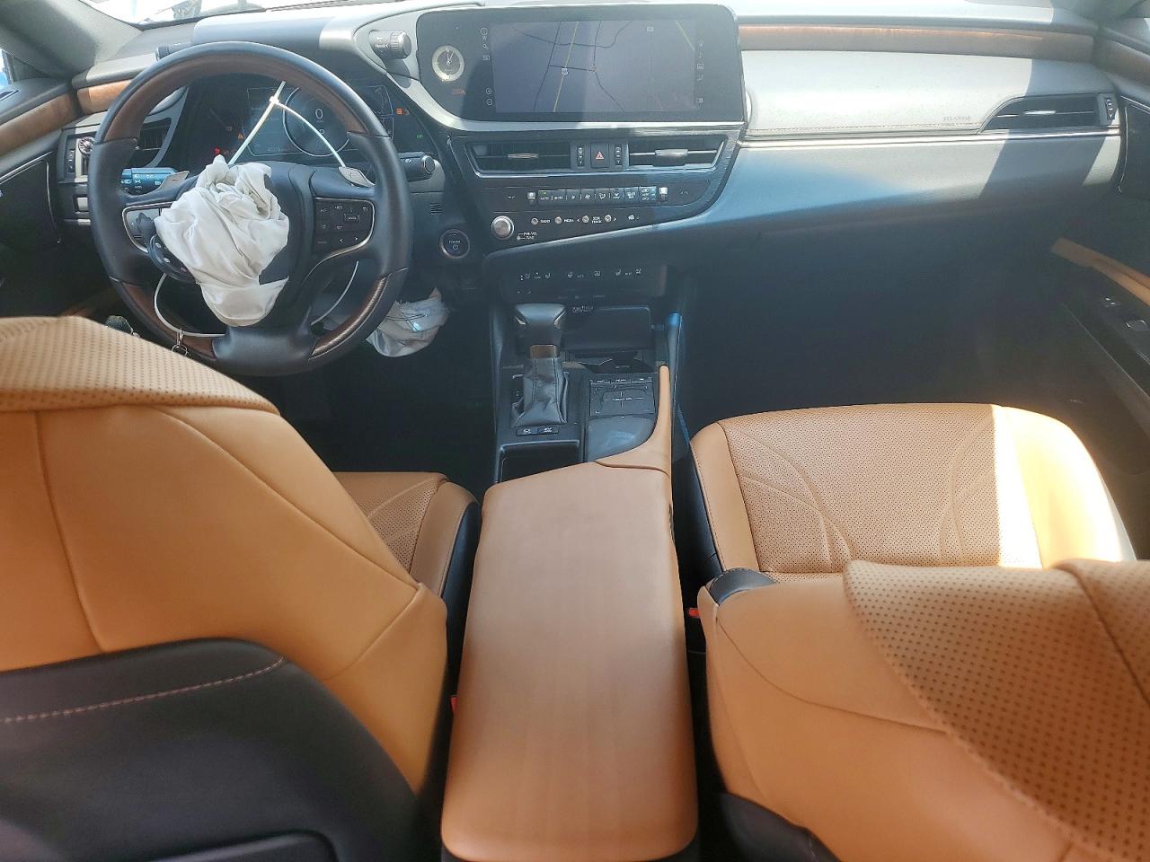 2022 LEXUS ES300
