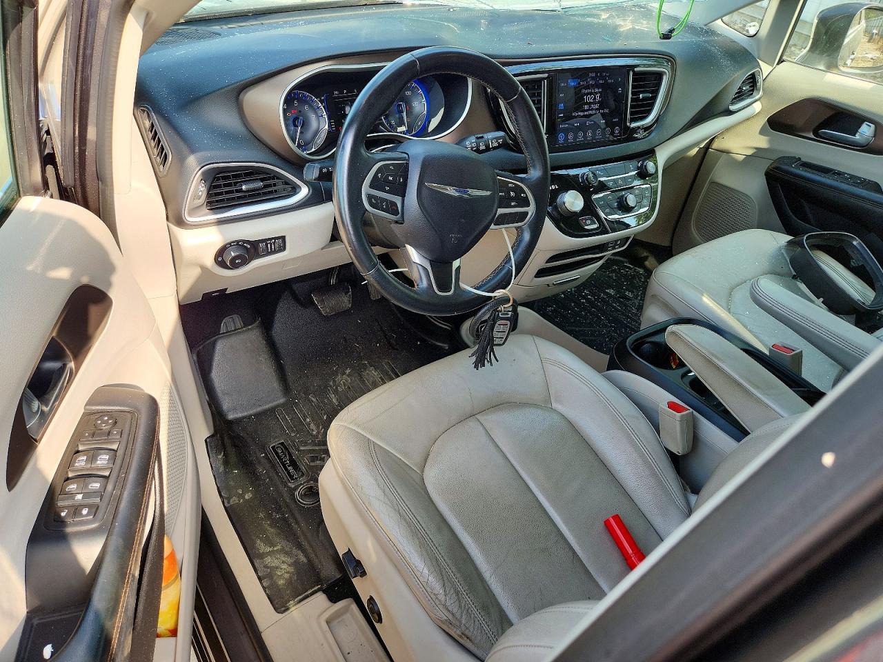 2017 CHRYSLER PACIFICA