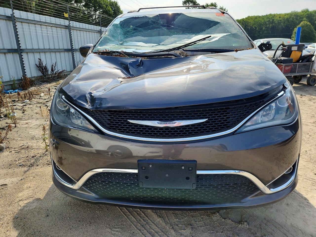 2017 CHRYSLER PACIFICA