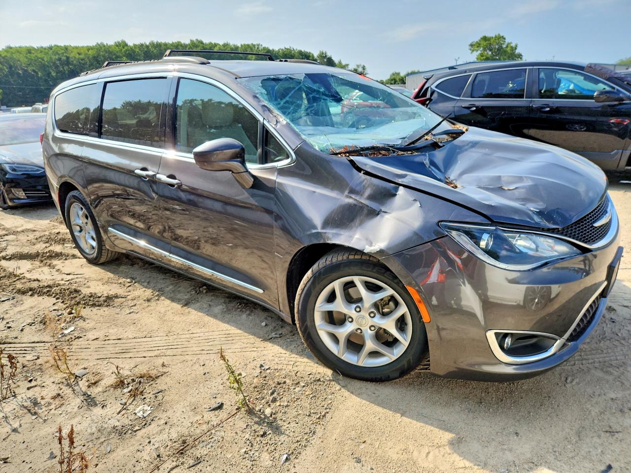 2017 CHRYSLER PACIFICA