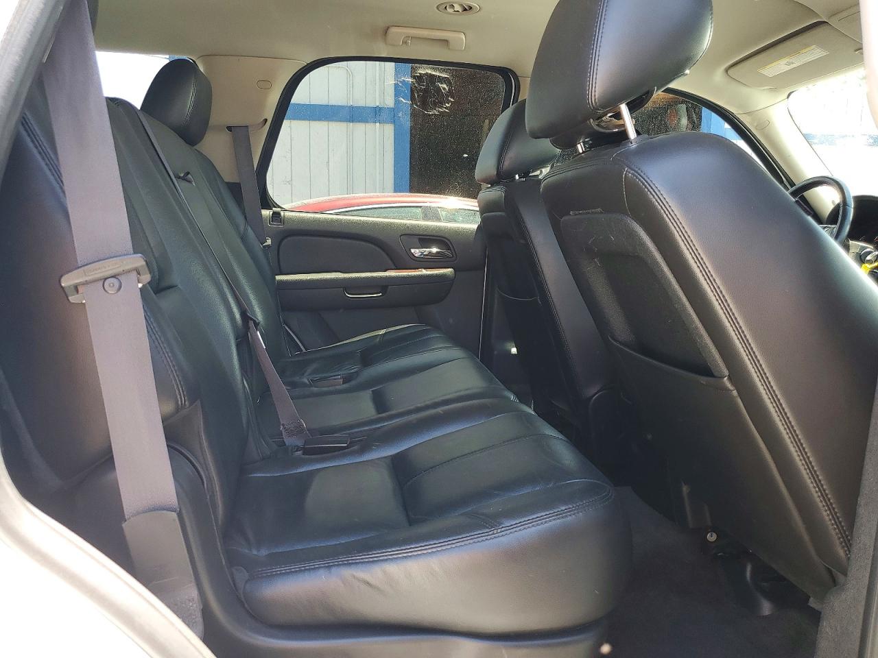 2011 CHEVROLET TAHOE