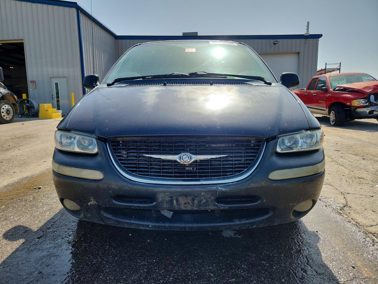 2000 CHRYSLER MINIVAN