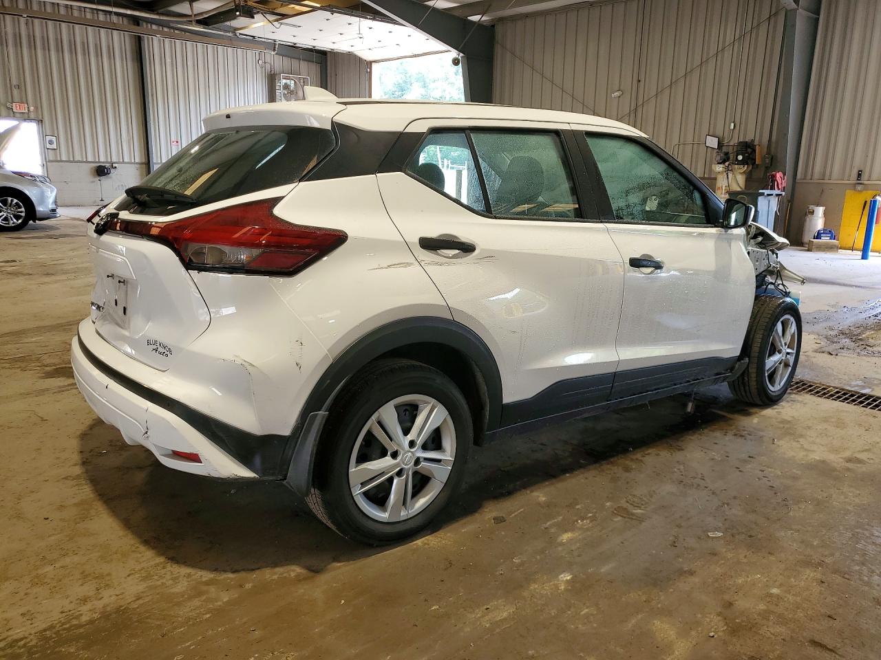2024 NISSAN KICKS