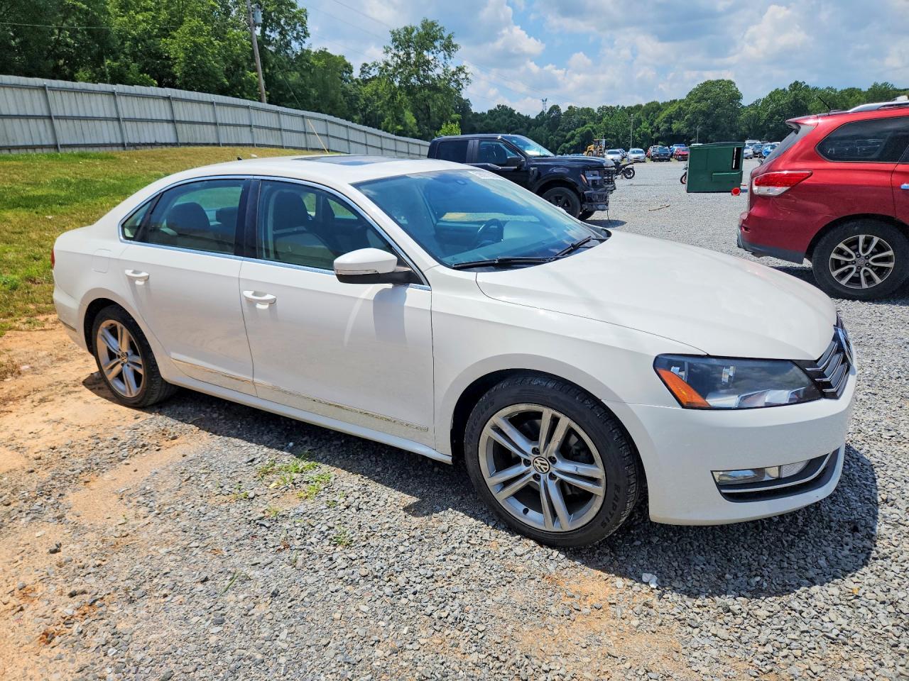 2015 VOLKSWAGEN PASSAT