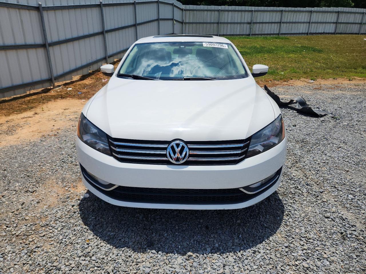 2015 VOLKSWAGEN PASSAT