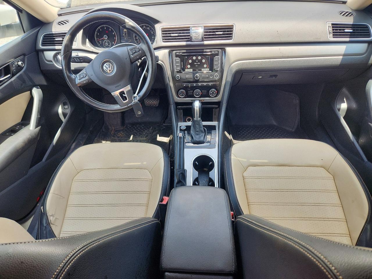 2015 VOLKSWAGEN PASSAT