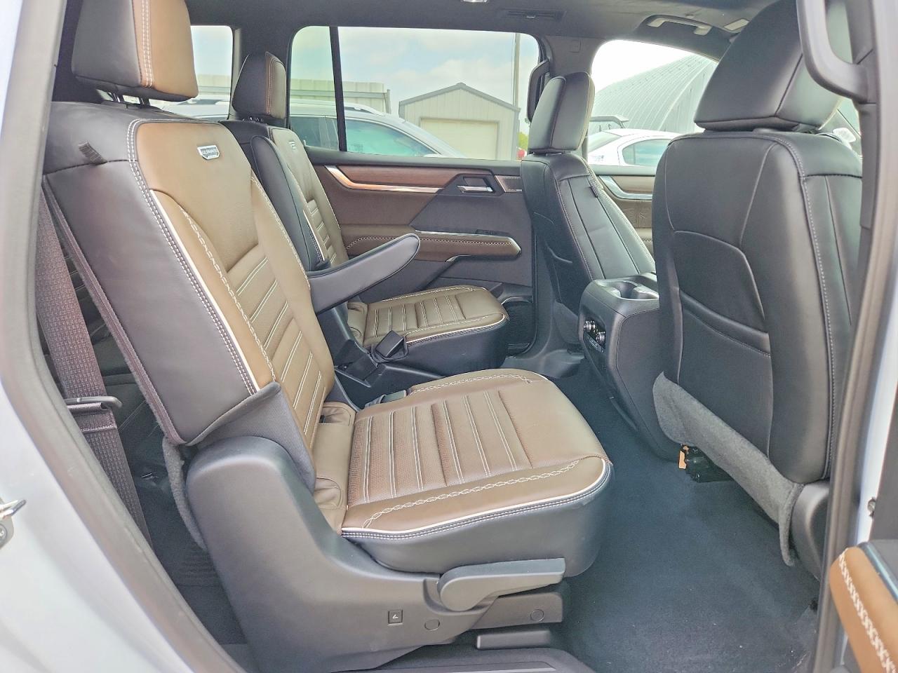 2026 GMC ACADIA DEN