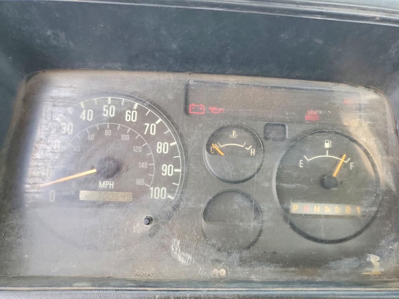 2002 ISUZU NPR