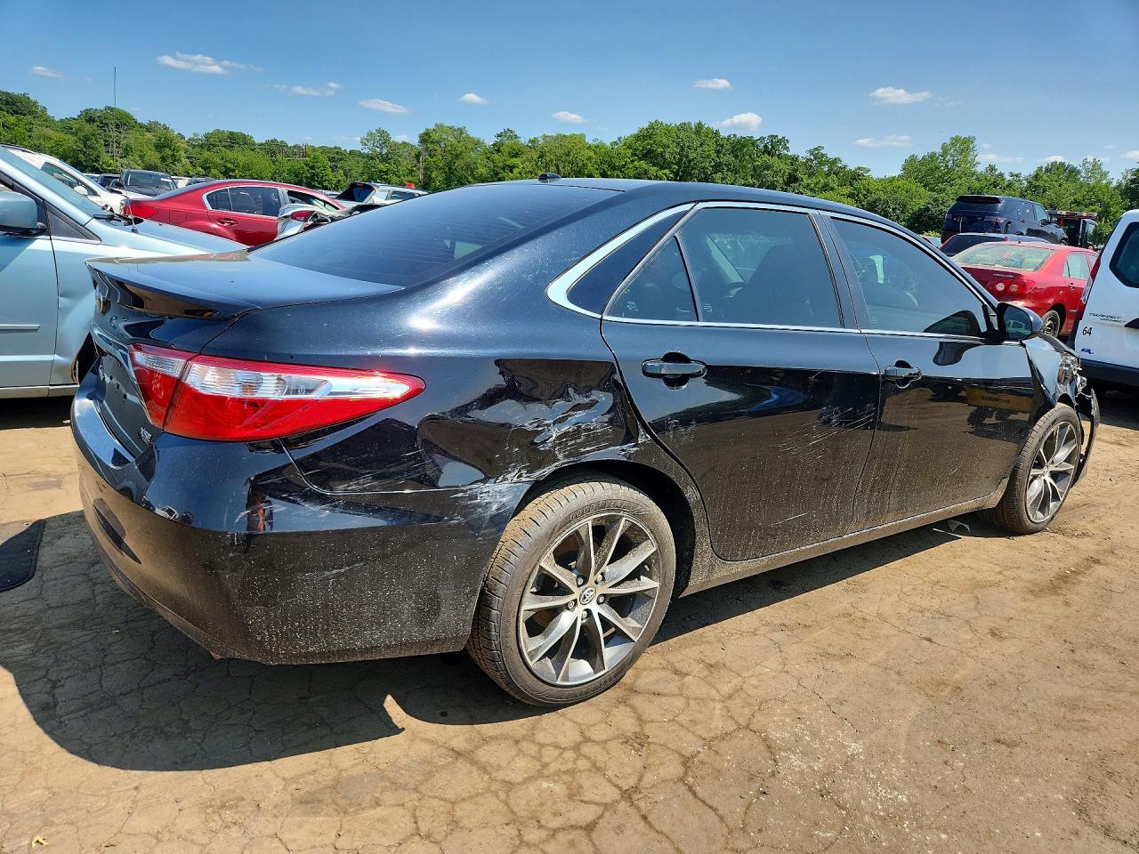 2015 TOYOTA CAMRY