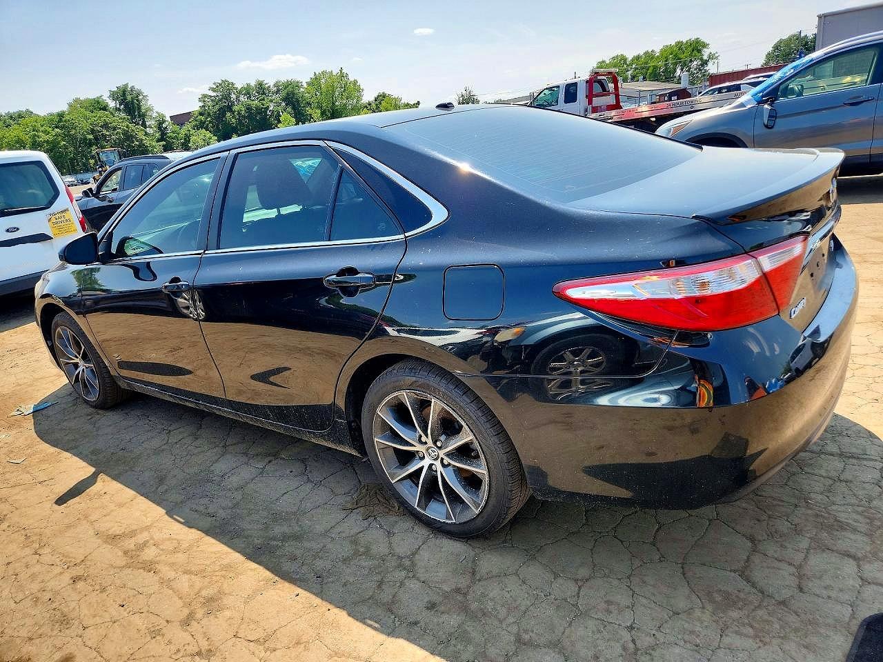 2015 TOYOTA CAMRY