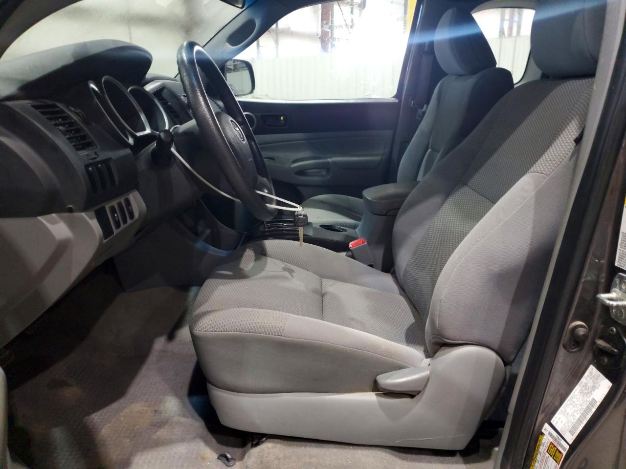 2011 TOYOTA TACOMA