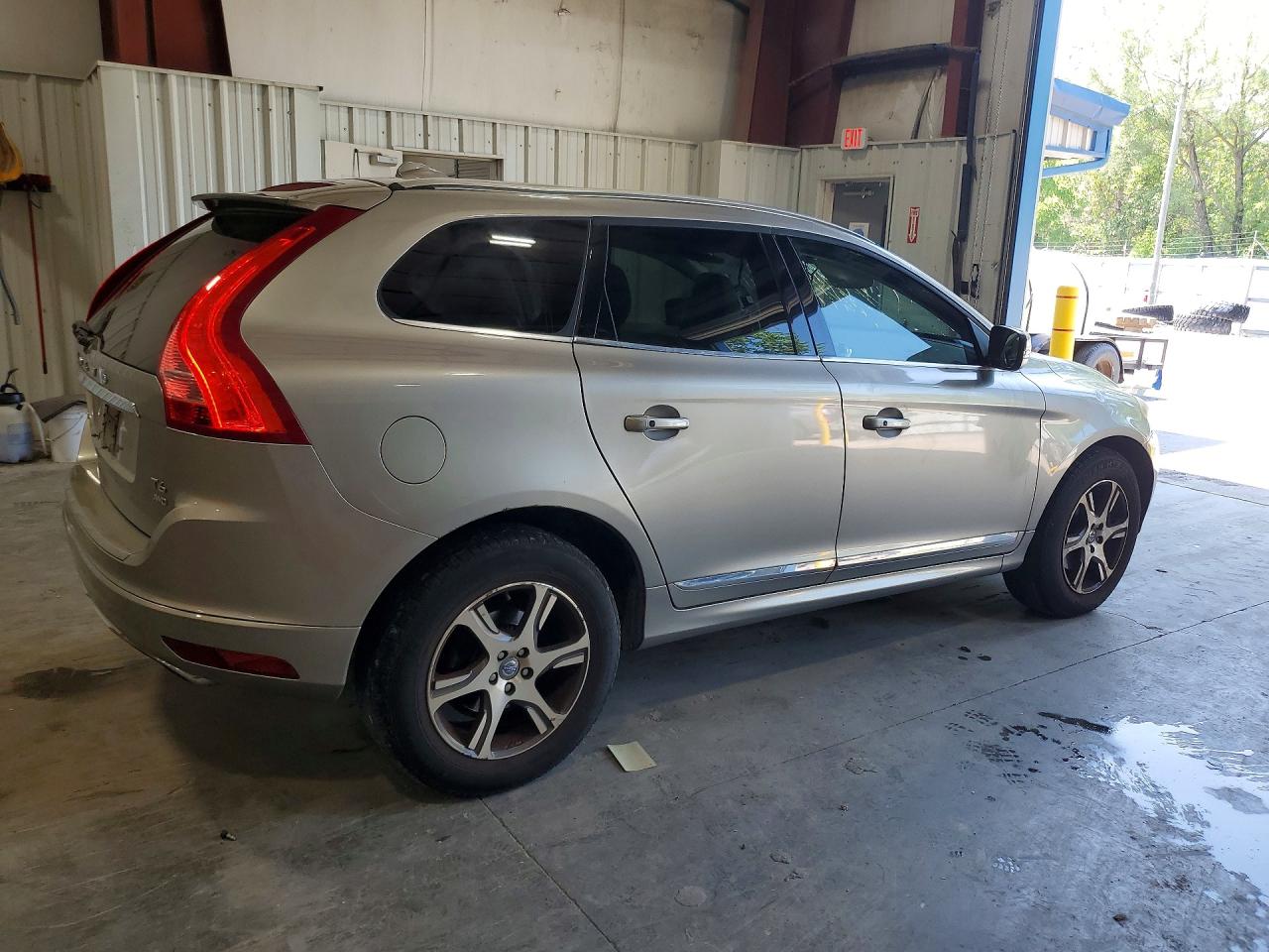2015 VOLVO XC60