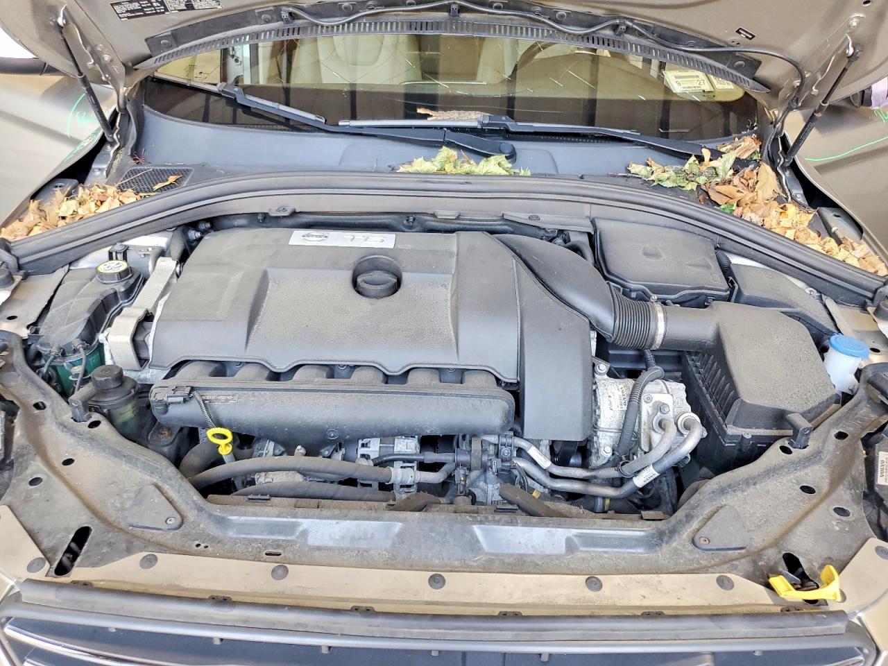 2015 VOLVO XC60