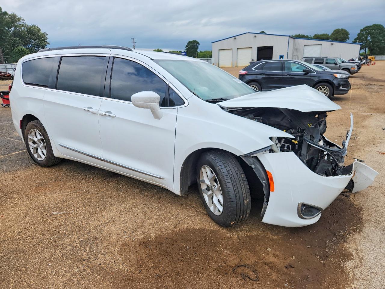 2017 CHRYSLER PACIFICA