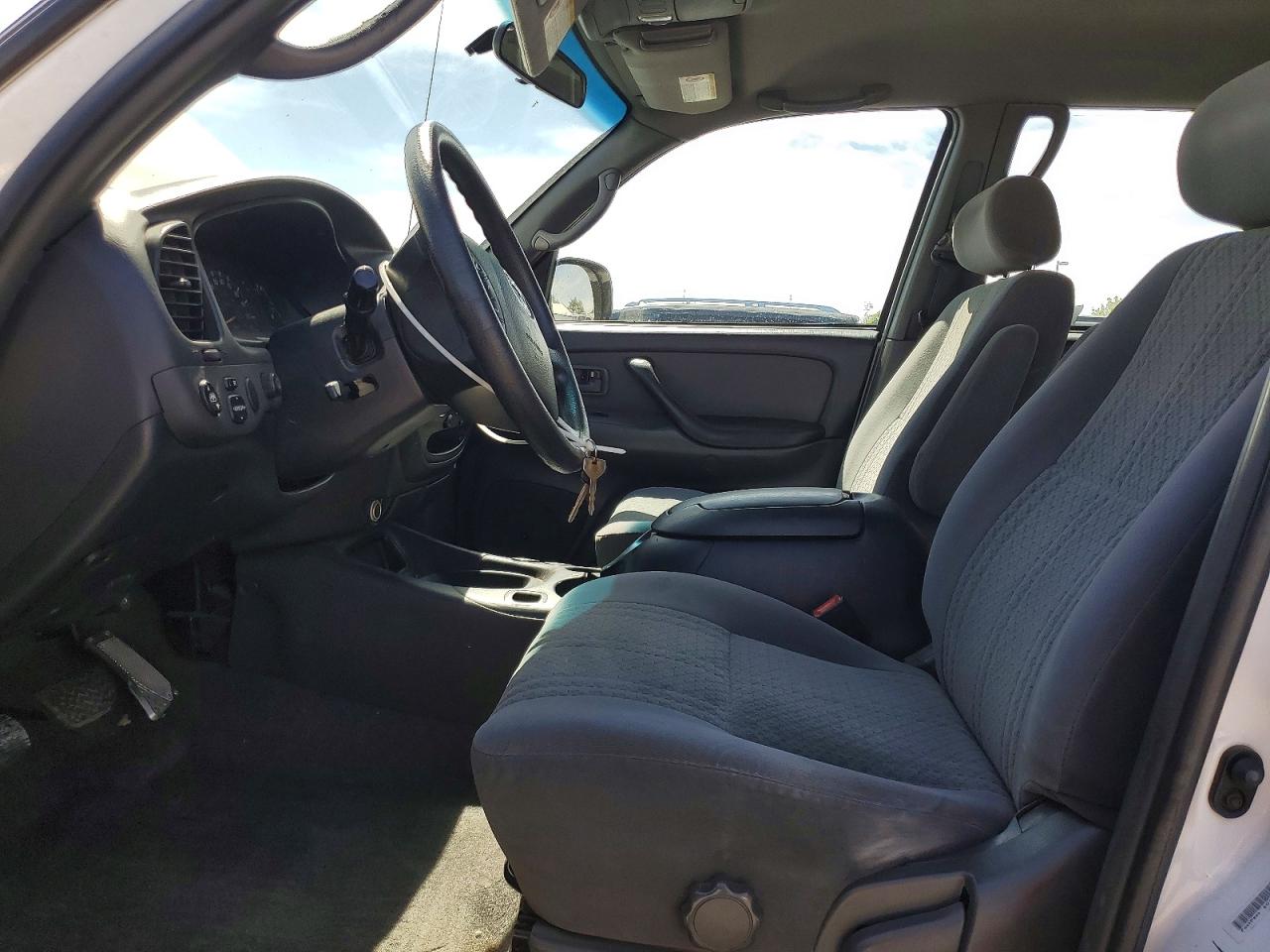 2004 TOYOTA TUNDRA