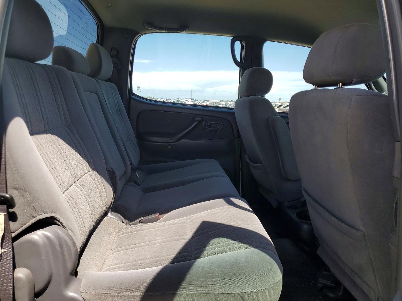 2004 TOYOTA TUNDRA