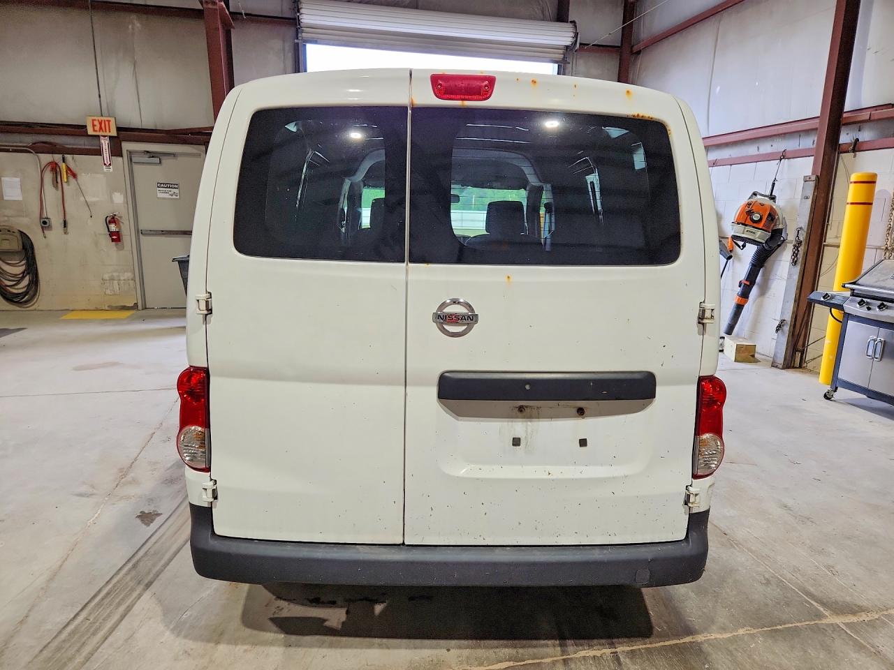 2015 NISSAN NV