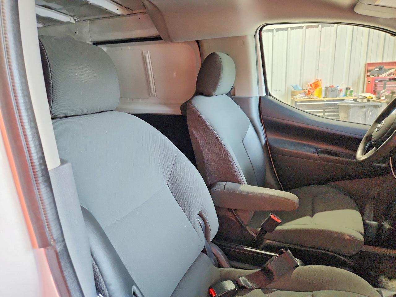 2015 NISSAN NV