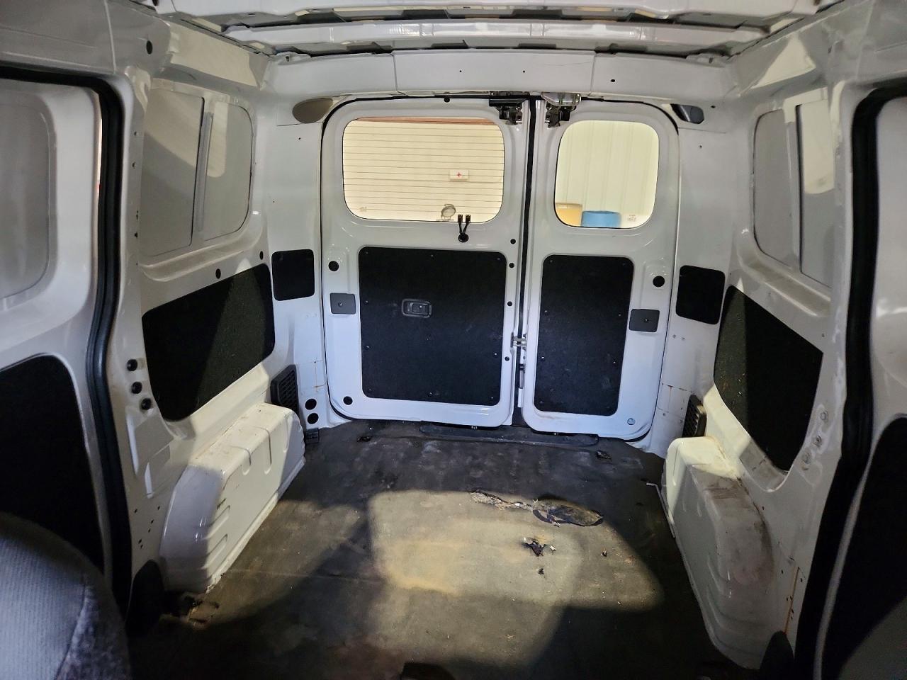 2015 NISSAN NV