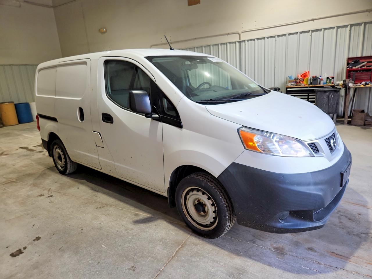 2015 NISSAN NV