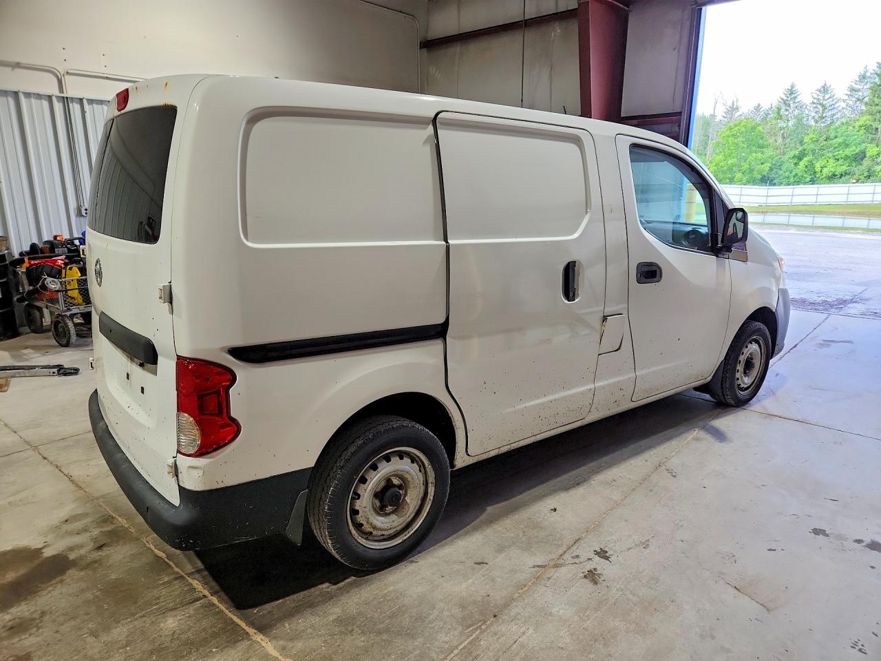 2015 NISSAN NV