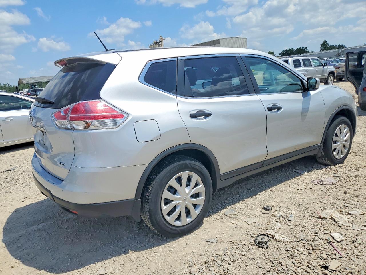 2016 NISSAN ROGUE