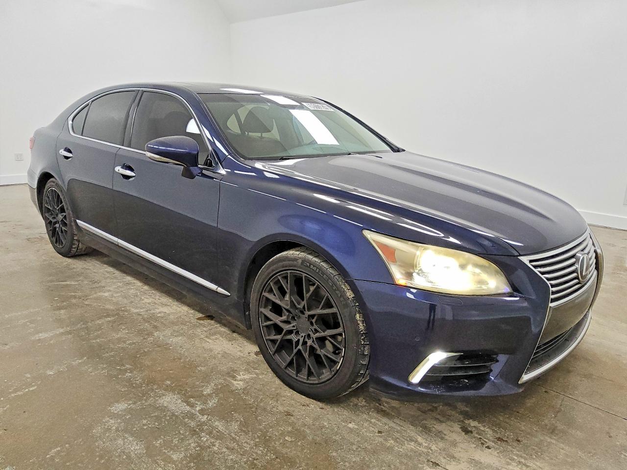 2013 LEXUS LS460